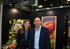 Myriam le Gall et Jeroen Bosschaart sur le stand de la société Le Dauphin