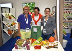 Roseline Guillou, Elisabeth Belo et Audrey Leclercq présente la gamme de produits 100 % bio de la société Imago 