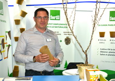 Francis Paon de la société Fertil, qui développe sa gamme de produits à destination de la multiplication fruitière et des pépiniéristes