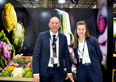 Jeroen Bosschaart et Myriam Le Gall, venus représenter la société Le Dauphin sur le stand de Prince de Bretagne. Très contents de ce premier jour de salon qui a été très productif