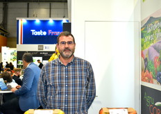 Xavier Coffre de Apple & Co venu présenter la marque Le Domaine Epicurien sur le stand de l'Actium Grand Marché de Provence