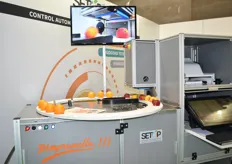 Pimprenelle III de Setop Giraud Technologie, laboratoire automatique d'agréage des fruits