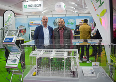 Ron Plaizier de KUBO et Bruno Rethore de Hortere célèbrent leurs 10 ans de partenariat.