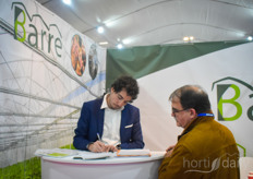 ETS Barre fait des calculs au salon !