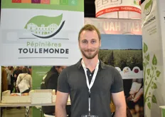 Jean-Pierre Plail sur le stand Star Fruits – Pépinières Toulemonde