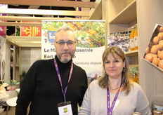 Pascal et Florence Robichon sur le stand de Mas de la Roseraie EARL Bancillon exposant pour la première fois à medFEL