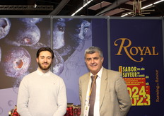 Enzo Plana et Freddy Gabillaud sur le stand du groupe Royal 