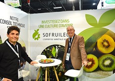 Fabien Bec et Jean-Pierre Caruelle sur le stand de Sofruileg