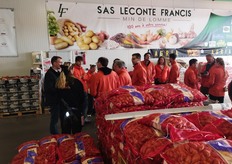 Les équipes de FreshPlaza dans le local de la société Leconte Francis