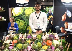 Pouliquen avec Léandro Gomes sur le stand de Prince de Bretagne, a présenté une gamme de produits bretons haute en couleurs