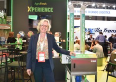Cécile Canivet sur le stand d'Agrofresh, qui présenta pour l'occasion la machine Control-Tec, oeuvrant pour la désinfection de l'atmosphère