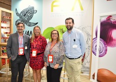 L'équipe de FDA Internationnal, venue représenter sa gamme de produits dont la fameuse pomme Kawane