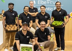 L'équipe de Elbe Fruit, spécialiste des pois mangetout et pois gourmands et sa société sœur Atlantic Fruit pour les fruits exotiques