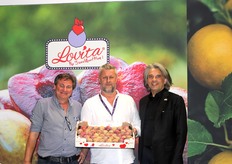 Benoit Escande, Sébastien Rispe et Sébastien Guy pour la prune à chair rouge en forme de cœur Lovita®