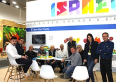 Réunion pour Eden Gold sur le stand de l'obtenteur Ben-Dor