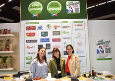 Collectif Nouveaux Champs, présent au medfEL avec 7 de ses adhérents, avec Charlotte Neveux, Julie Sabourin et Emeline Boutonnet (Rougeline)