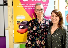 Claire Fayan et Christine Marti, Blue Whale, ont présenté à l'occasion du salon la prune rouge à chair rouge Oxy Solar de la gamme Metis, reconnue Saveur de l'Année 2026