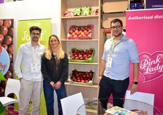 Bertrand Recoulat, Alice Gianola et Mikhael Baya, sur le stand d'Innatis