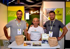 L'équipe de Arascoop - spécialisée dans l'amande et la truffe noire