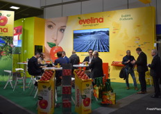 Perlim a présenté ses pommes Evelina à l'occasion du salon