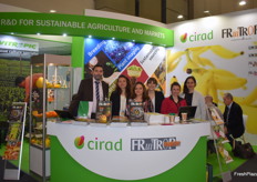 L'équipe du CIRAD partageant cette année un stand avec la société Vitropic