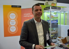 Dans le hall marocain, Mohammed El Houari de CMCP International Paper était entrouré de clients. L'entreprise livre du packaging pour une grande partie des entreprises.