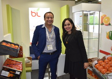 Khalid Baibane et Latmani Asmae de BL Agri ont promu leur large gamme d'agrumes et de légumes