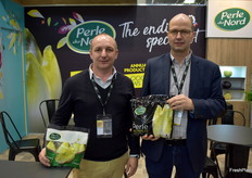 Vincent Cool et Jean-Pierre Dalle avec les endives de la marque Perle du Nord