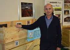 Herbert Meyer, manager d'export de Barbarie, a présenté différentes caisses pour le stockage des fruits et légumes