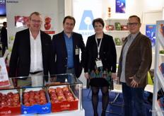 L'équipe d'Albafruit a présenté ses différentes pommes. De gauche a droite : Christophe Ochs, Éric Ségur, Dominique Monfraix et Laurent Martinet