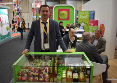 Pascal Corbel a présenté les différents calibres de la pomme bio Juliet