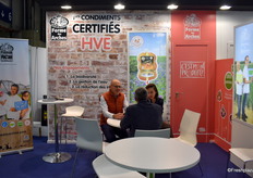 Dominique Viel, Laurent Léonard et Vicente Kerebel étaient présents avec Jean-Luc Parou pour présenter leur gamme de condiments HVE commercialisée à partir de Novembre