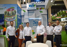 L'équipe de Blue Whale est venue au Fruit Attraction cette année à l'occasion de son cinquantième anniversaire, sous un nouveau logo. Sur la photo : Frédéric Alonso, Dina Abella, Christophe Belloc, Alain Vialaret, Marc Peyres et Laurent Maldes