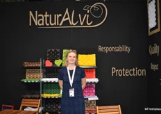 Anne Baumuller de Naturalvi, présente au salon pour rencontrer ses clients et présenter ses alvéoles en papier kraft