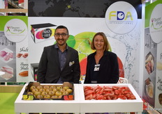 Christophe Artero et Pascale Prezelin sont venus représenter FDA International, société d'export spécialisée dans la pomme française, et Fleuron d'Anjou qui concerne les légumes anciens tels que le panais, le topinambour ou encore le cerfeuil tubéreux