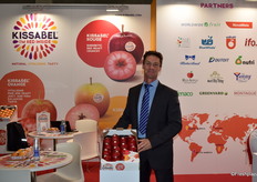 Emmanuel de Lapparent a représenté Kissabel, gamme de pommes à chaire rouge qu'il fut possible de déguster