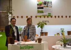 Francis Paon et Sigrid Hanssen-Catania ont présenté la société Fertil ainsi que la nouvelle gamme de pots en fibres de bois spécialement adaptée à l'arboriculture fruitière