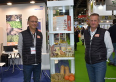 Joël Godail et Denis Joud de la société Fruits Union sont venus au salon pour présenter un produit de saison : la patate douce, qu'ils souhaitent développer en France dont la variété Beauregard en bio et conventionnel