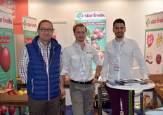 Serge Escorihuela, Jean-Pierre Plail et Quentin Fuzeau de l'entreprise Star Fruit ont présenté, à l'occasion du salon, des variétés de pommes résistantes tavelure, la gamme de poires Harrow résistance au feu bactérien ou encore la gamme de trois poires rouges de différentes origines