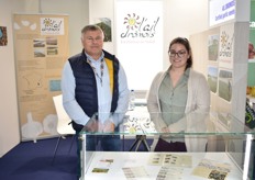 Philippe Besset et Anne-Sophie Lachabrouilli de la société l'Ail Drômois, seule entreprise à commercialiser l'ail de semence certifié, sont venus au salon pour rencontrer leurs clients après une forte progression à l'export