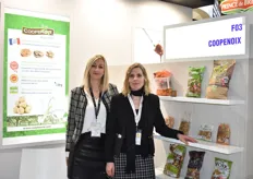 Sophie Paulin et Annabel Robert sont venues représenter la société Coopenoix et communiquer sur les nouveautés comme le nouveau packaging de la production biologique.