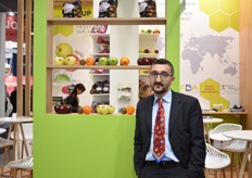 Christophe Artero, Directeur Général de la société FDA, a mis cette année en avant les légumes « leaders » provenant de la coopérative, à savoir la gamme de bulbes (échalotes traditionnelles et échalions), une gamme de légumes anciens (tels panais ou topinambour) ainsi que les asperges et la mâche.