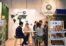Le Groupe La Blottière était présent au salon du Fruit Logistica pour présenter sa gamme export mais également sa gamme de jus de fruits.