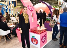 Leslie Galtier a représenté la Pink Lady, commercialisée par Cardell Export