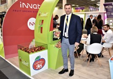 Pascal Corbel était au salon pour présenter la pomme Juliet, commercialisée par Cardell Export