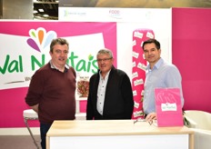Jean-Michel Lambour, Patrick Briand - Président de la coopérative - et Julien Segonzac, étaient au salon pour représenter la coopérative Val Nantais ainsi que leur gamme de produits et ses nouveautés telles que le chou chinois