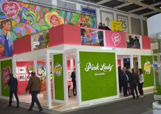 Pour cette année l’Association Pink Lady avait transformé son stand en une gallerie