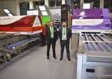 Vicente Resquena et Christope Nivet de MAF RODA venus exposer le Cherry Scan et le Berry Scan. Les deux machines ont été créées pour contrôler la couleur, la qualité et le diamètre des fruits.
