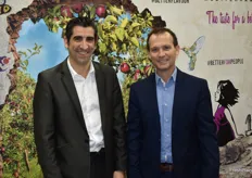 Pedro da Costa et Philippe Jean de Cofruid'Oc Méditerranée. La société est en train de mettre en place la pomme Legend sur les marchés asiatique et français. Des tests en magasin seront effectués très rapidement.