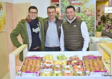 Thomas Riado et Laurent et Sylvain Tamisier du Vieux Pointet. La société n'offre que des produits bio depuis 20 ans.